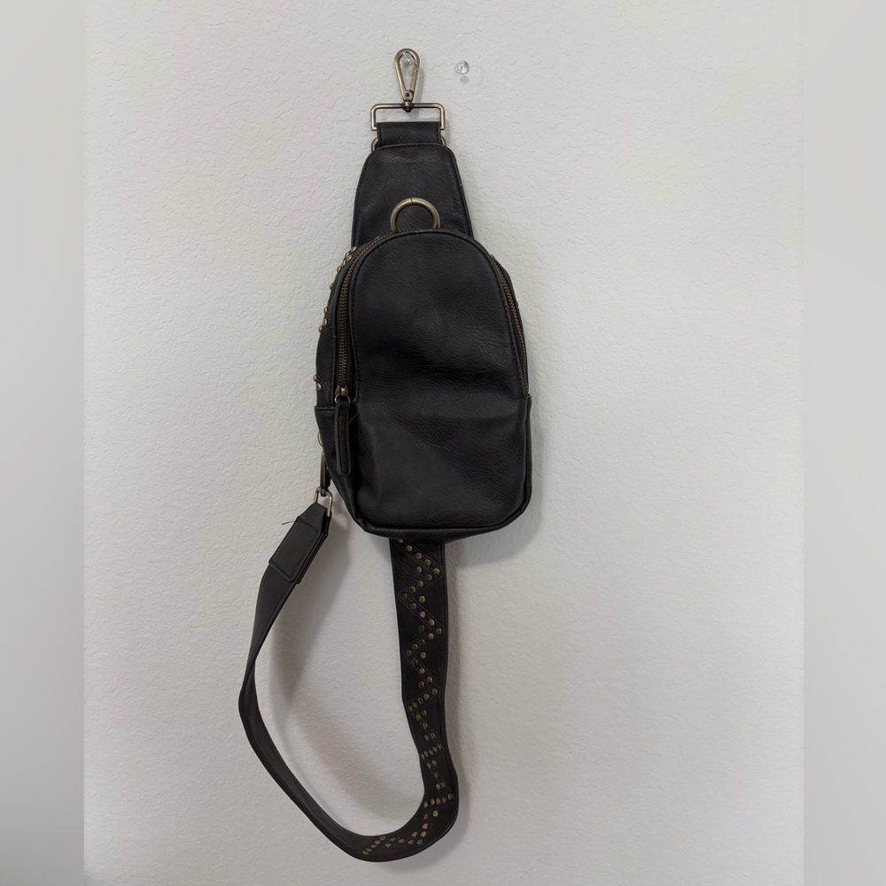 Urban Originals Anthropologie vegan leather sling bag. Grayish. EUC